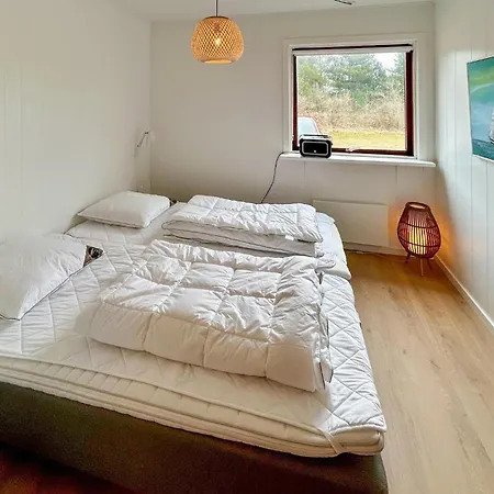 Three-bedroom In Holiday home *