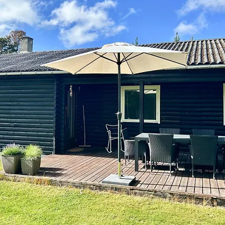 Three-bedroom In Bindslev