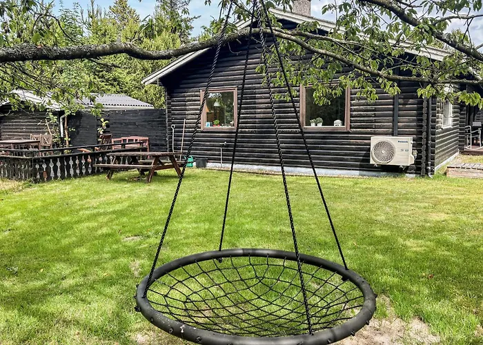 Three-bedroom In Bindslev